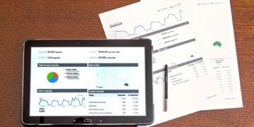 history of box office tracking and reporting