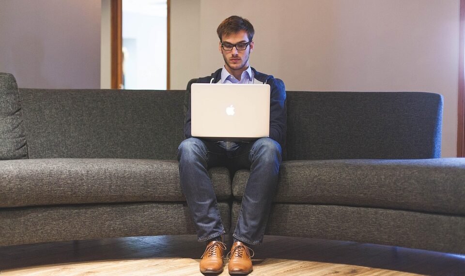 impact of technology on modern workplaces