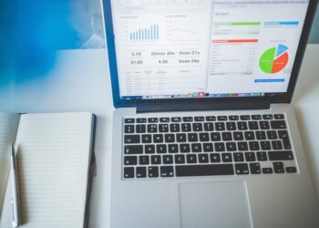 how businesses use data analytics