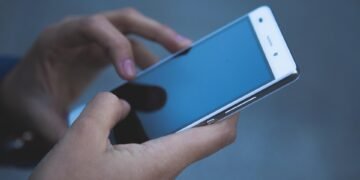 history of mobile phones evolution