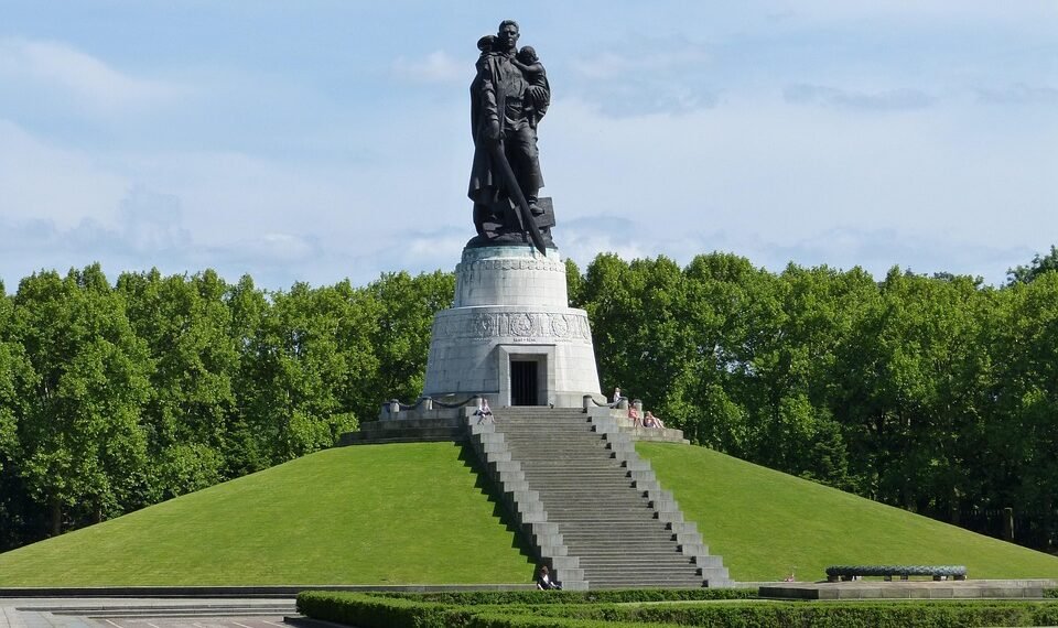 introduction to soviet montage theory