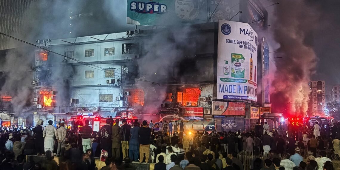 Tragic Fire at Pakistani Shopping Centre Claims Lives of Three Individuals
