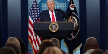 Trump Issues Stern Warning on Greenland Before Key European Talks