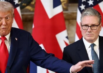 Trump's Chagos Remarks Challenge Starmer's Political Balance in UK Politics