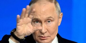 Trump's Peace Proposal: A Boon for Putin, but Disturbing for Ukraine