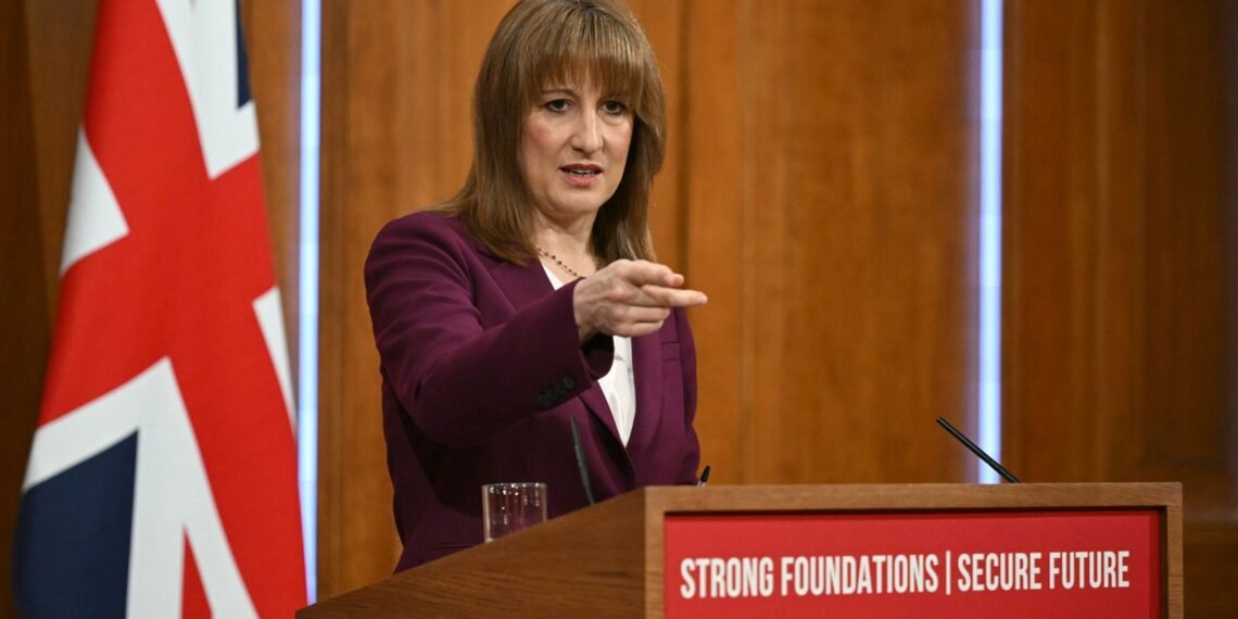 UK Economy Sees 0.3% Growth in November, Indicating Steady Recovery