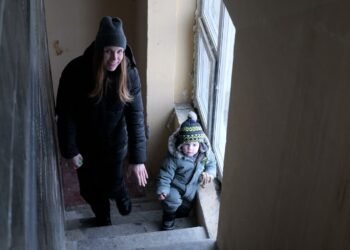 Ukrainians Endure Harsh Winter Amid Ongoing Conflict with Russia