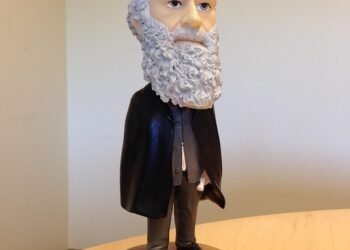 charles darwin theory of evolution overview