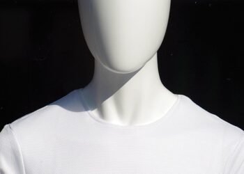 how fashion merchandising works in retail