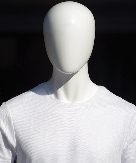 how fashion merchandising works in retail