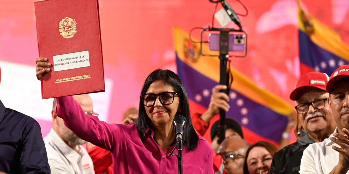 Venezuela Approves Oil Sector Bill as US Eases Sanctions on Private Firms