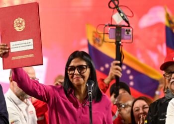 Venezuela Approves Oil Sector Bill as US Eases Sanctions on Private Firms