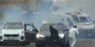 Armed Gang Disguised as Police Blow Up Armoured Vehicle in Italian Heist
