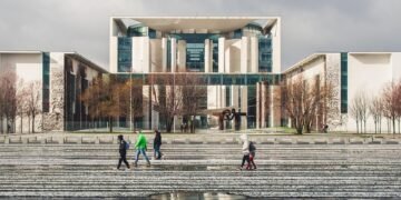 role of the opposition in uk politics