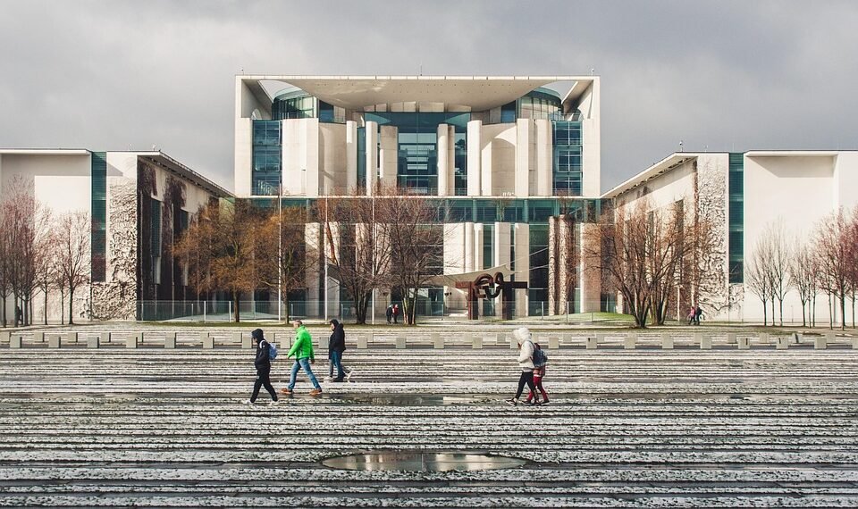 role of the opposition in uk politics