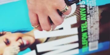 how jewellery enhances outfit styling