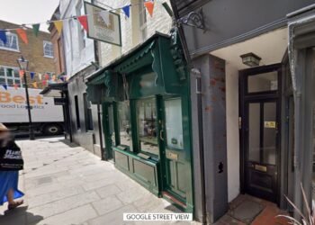 Sledgehammer Robbers Target Family Jewellers in Richmond, London