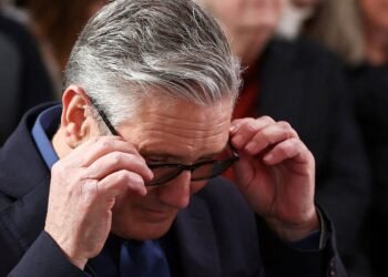 Starmer Criticised as ‘Weak’ Over Mandelson Controversy Amid Stability Concerns