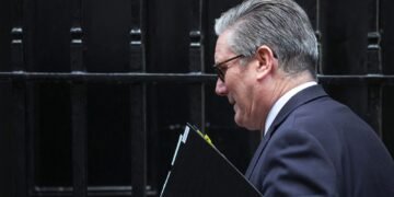 Starmer's Leadership Questions: Signs of Uncertainty in Political Vision