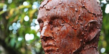 difference between bespoke and made to measure clothing