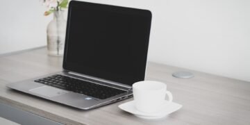 how quantum computing works at a conceptual level