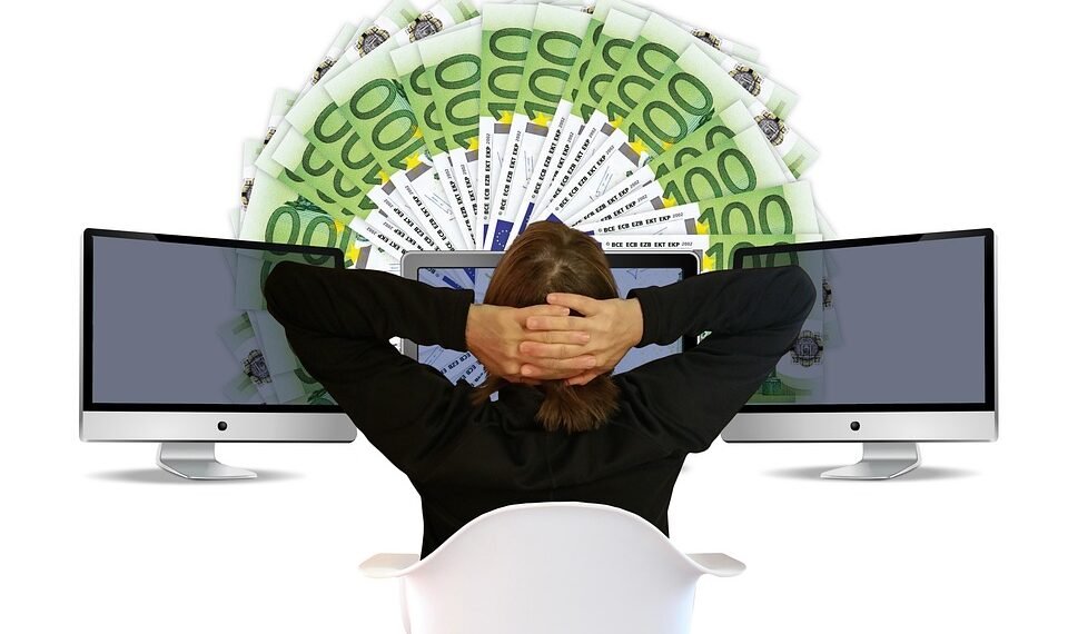 how online streaming works technically